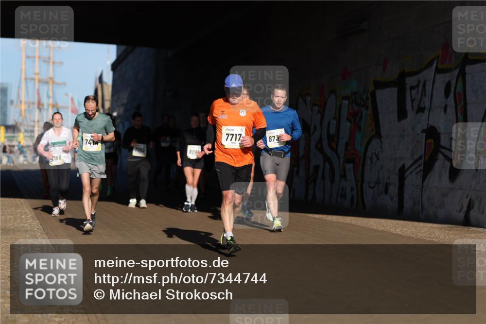 06.10.2024 - 19. swb-Marathon Bremen Michael Strokosch http://msf.ph/oto/7344744 06.10.2024 10:14:19 Laufen 7414, 7052, 198, 806, 7717, 873 meine-sportfotos.de