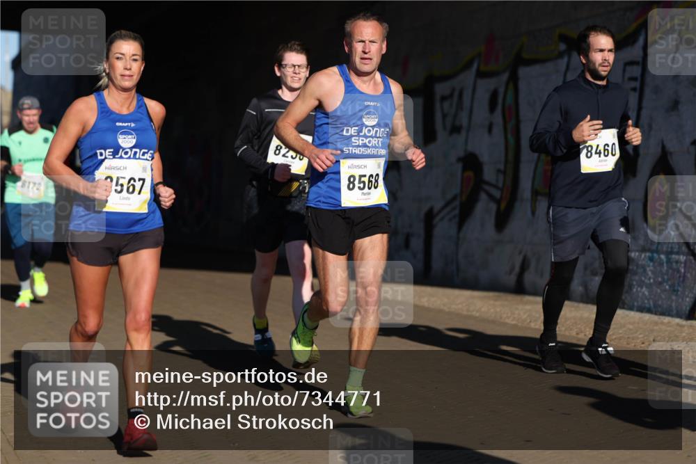 06.10.2024 - 19. swb-Marathon Bremen Michael Strokosch http://msf.ph/oto/7344771 06.10.2024 10:14:25 Laufen 8172, 2000, 2567, 8230, 2000, 8568, 8460 meine-sportfotos.de