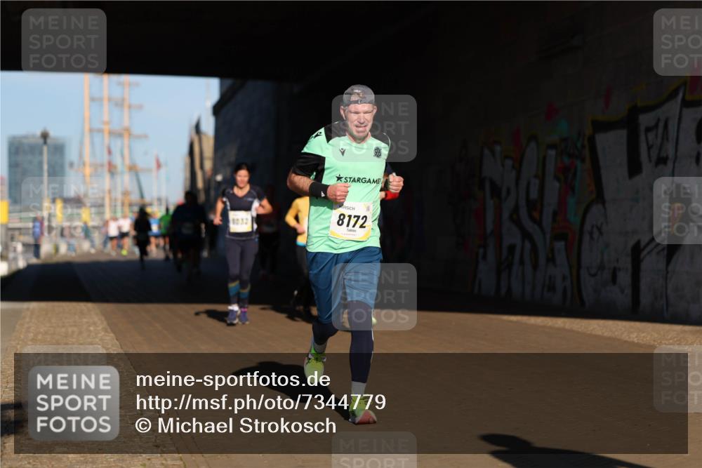 06.10.2024 - 19. swb-Marathon Bremen Michael Strokosch http://msf.ph/oto/7344779 06.10.2024 10:14:27 Laufen 1032, 8172 meine-sportfotos.de