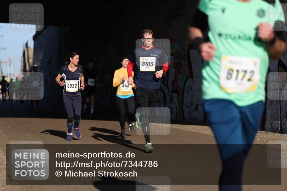 06.10.2024 - 19. swb-Marathon Bremen Michael Strokosch http://msf.ph/oto/7344786 06.10.2024 10:14:28 Laufen 9032, 7861, 8481, 8103, 8172 meine-sportfotos.de