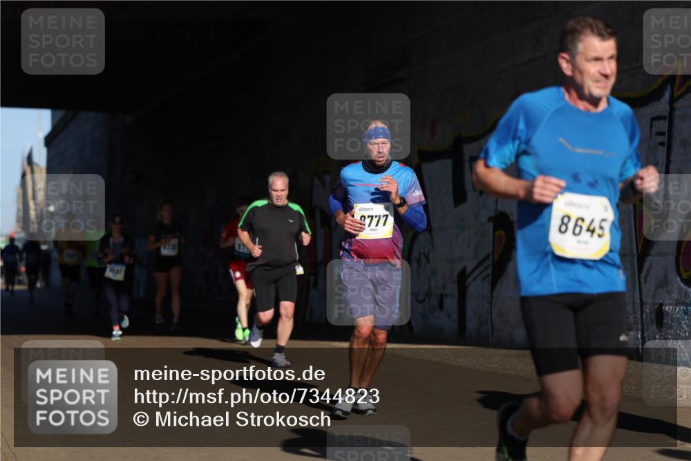 06.10.2024 - 19. swb-Marathon Bremen Michael Strokosch http://msf.ph/oto/7344823 06.10.2024 10:14:36 Laufen 428, 9777, 8645 meine-sportfotos.de