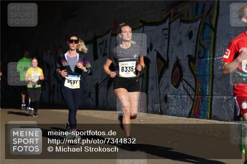 06.10.2024 - 19. swb-Marathon Bremen Michael Strokosch http://msf.ph/oto/7344832 06.10.2024 10:14:40 Laufen 7538, 8551, 8335 meine-sportfotos.de