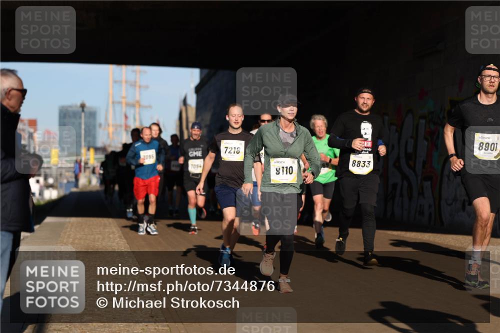 06.10.2024 - 19. swb-Marathon Bremen Michael Strokosch http://msf.ph/oto/7344876 06.10.2024 10:14:57 Laufen 2095, 7094, 7218, 9710, 8833, 8901 meine-sportfotos.de