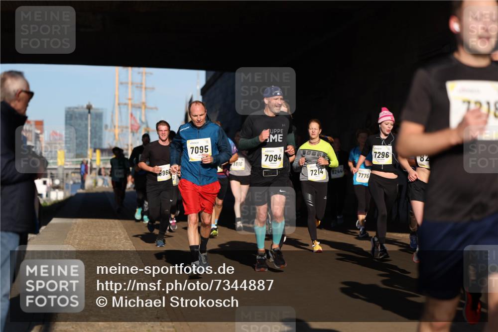 06.10.2024 - 19. swb-Marathon Bremen Michael Strokosch http://msf.ph/oto/7344887 06.10.2024 10:15:00 Laufen 8966, 7095, 78816, 7094, 7214, 8244, 7776, 7296, 7218 meine-sportfotos.de