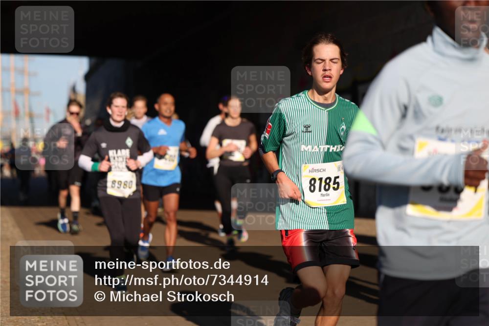 06.10.2024 - 19. swb-Marathon Bremen Michael Strokosch http://msf.ph/oto/7344914 06.10.2024 10:15:08 Laufen 8980, 8185, 101 meine-sportfotos.de