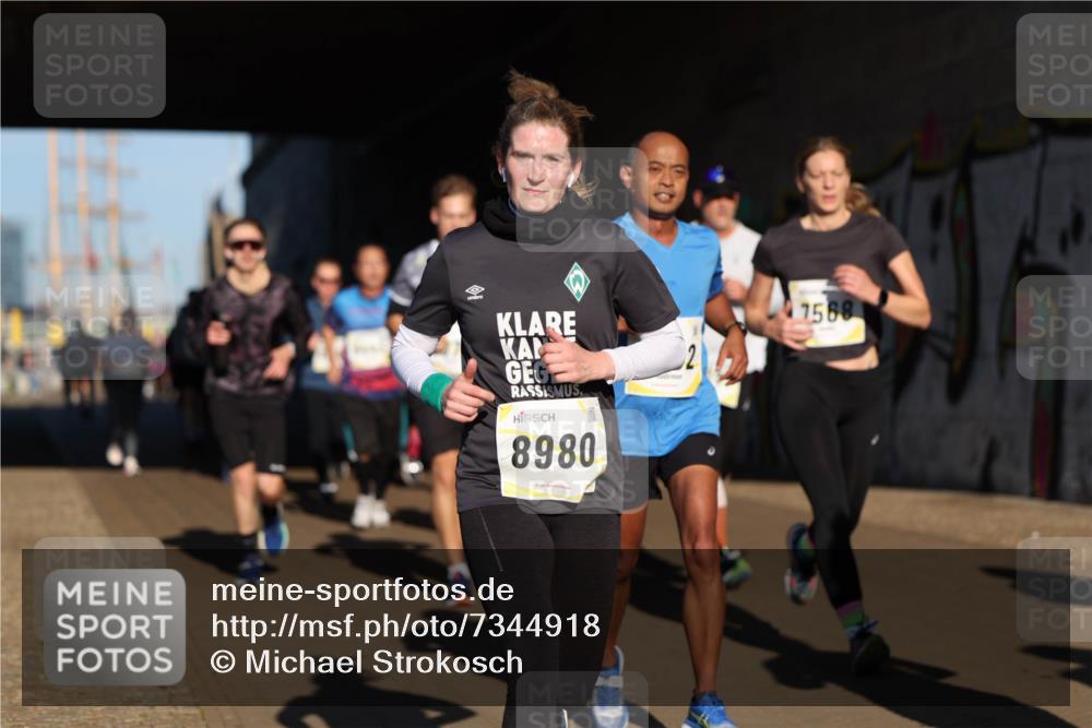 06.10.2024 - 19. swb-Marathon Bremen Michael Strokosch http://msf.ph/oto/7344918 06.10.2024 10:15:10 Laufen 7568, 8980 meine-sportfotos.de