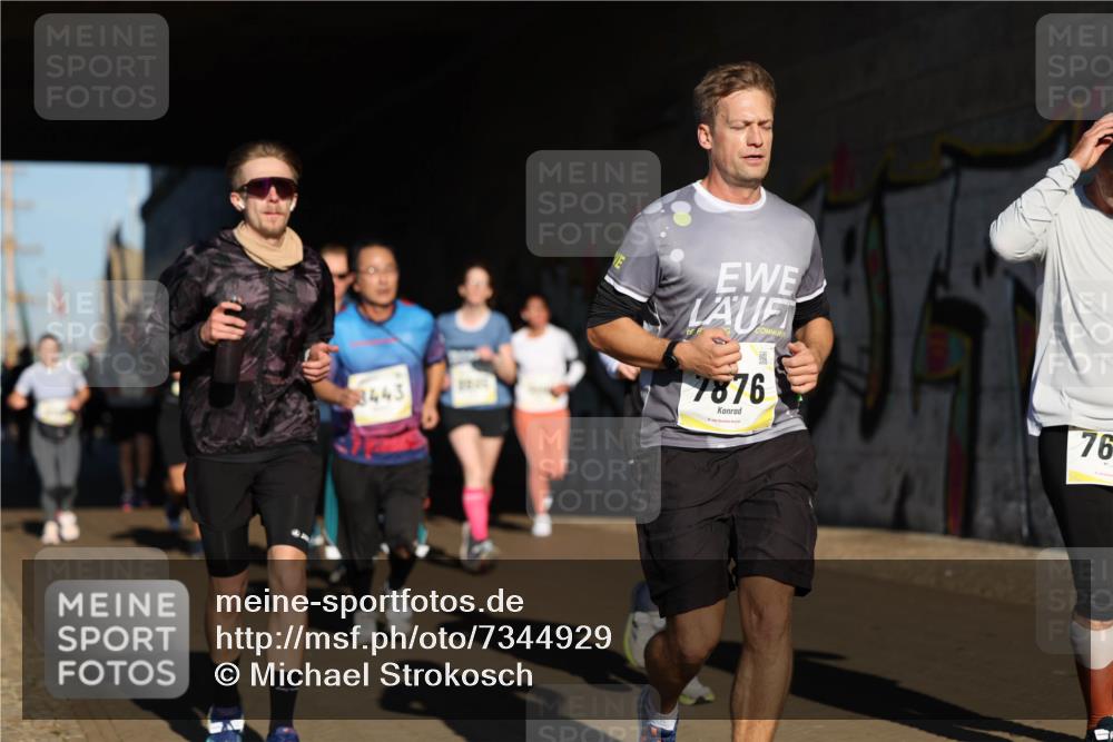 06.10.2024 - 19. swb-Marathon Bremen Michael Strokosch http://msf.ph/oto/7344929 06.10.2024 10:15:11 Laufen 8443, 7876, 76 meine-sportfotos.de