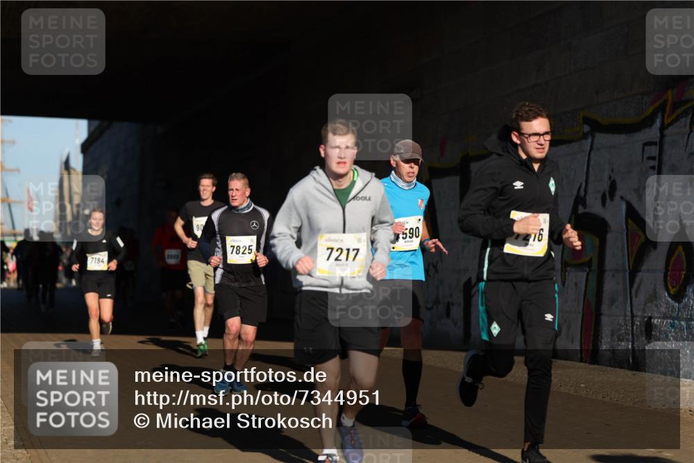 06.10.2024 - 19. swb-Marathon Bremen Michael Strokosch http://msf.ph/oto/7344951 06.10.2024 10:15:17 Laufen 7184, 1948, 90, 7825, 7217, 590, 76 meine-sportfotos.de