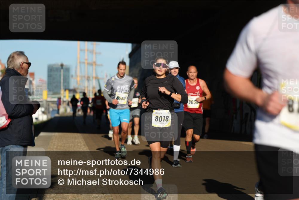 06.10.2024 - 19. swb-Marathon Bremen Michael Strokosch http://msf.ph/oto/7344986 06.10.2024 10:15:26 Laufen 4560, 8018, 9038, 8 meine-sportfotos.de