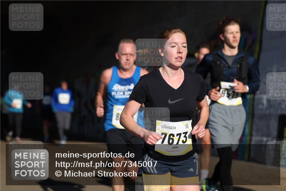 06.10.2024 - 19. swb-Marathon Bremen Michael Strokosch http://msf.ph/oto/7345007 06.10.2024 10:15:32 Laufen 8, 7673, 19 meine-sportfotos.de