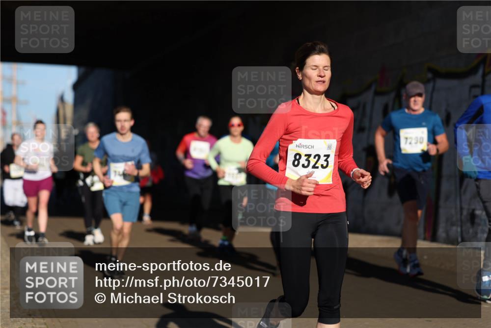 06.10.2024 - 19. swb-Marathon Bremen Michael Strokosch http://msf.ph/oto/7345017 06.10.2024 10:15:35 Laufen 8323, 7290 meine-sportfotos.de