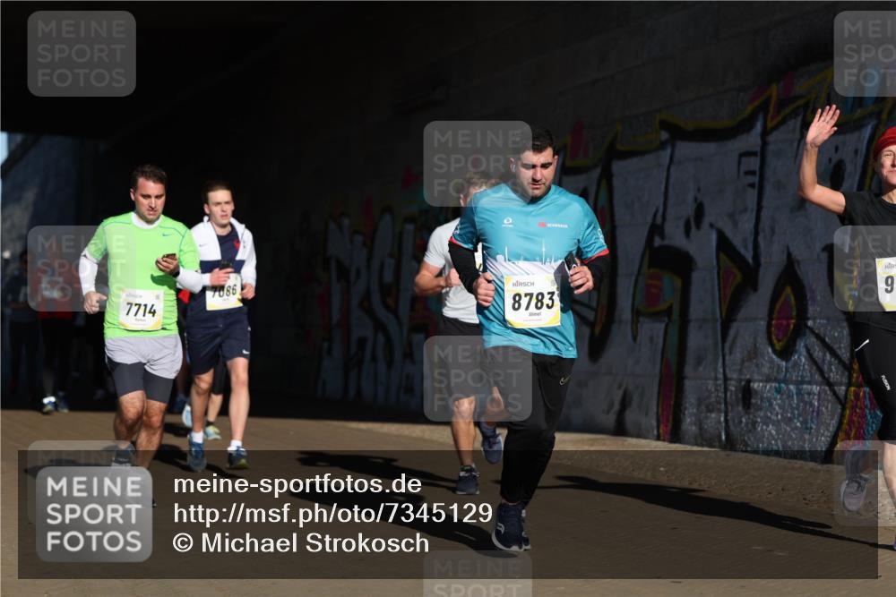 06.10.2024 - 19. swb-Marathon Bremen Michael Strokosch http://msf.ph/oto/7345129 06.10.2024 10:16:04 Laufen 08, 7714, 7086, 8783, 9 meine-sportfotos.de