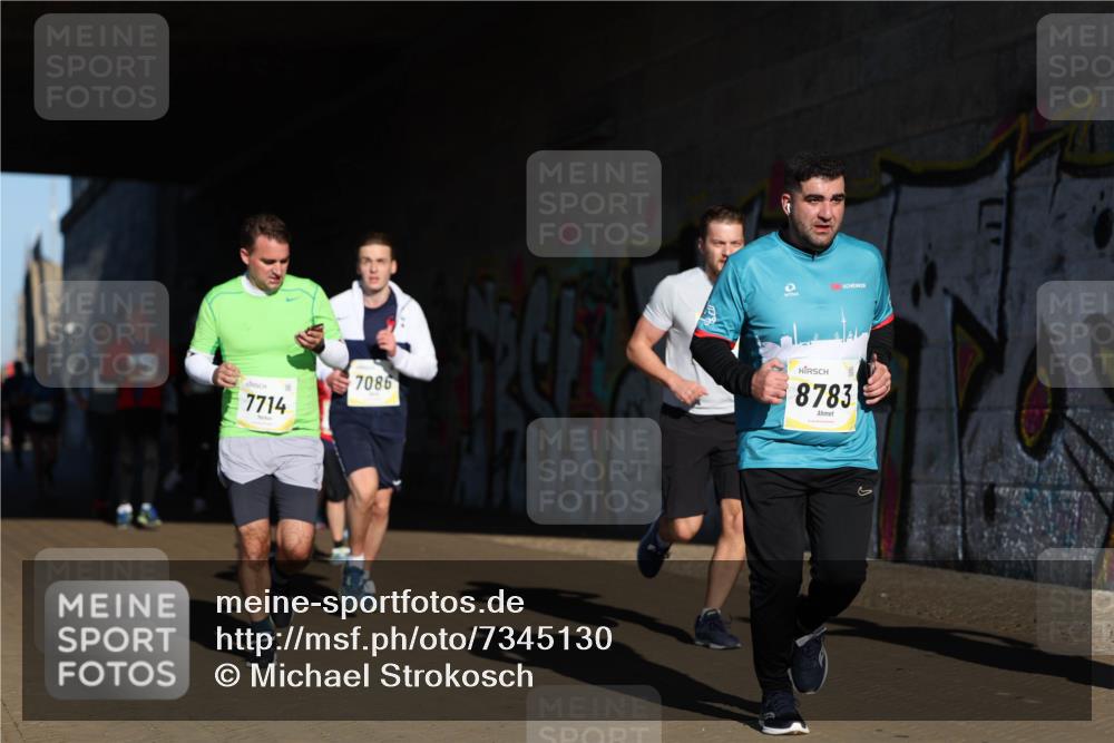 06.10.2024 - 19. swb-Marathon Bremen Michael Strokosch http://msf.ph/oto/7345130 06.10.2024 10:16:04 Laufen 7714, 7086, 8783 meine-sportfotos.de