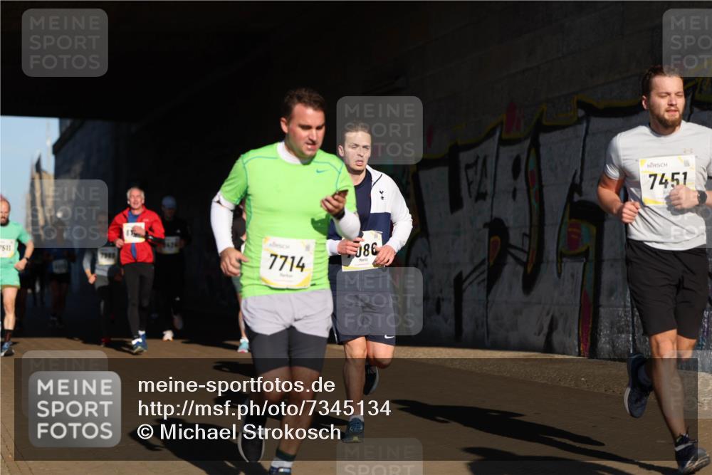 06.10.2024 - 19. swb-Marathon Bremen Michael Strokosch http://msf.ph/oto/7345134 06.10.2024 10:16:05 Laufen 511, 7985, 7714, 86, 7451 meine-sportfotos.de