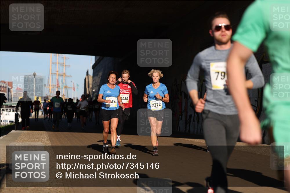 06.10.2024 - 19. swb-Marathon Bremen Michael Strokosch http://msf.ph/oto/7345146 06.10.2024 10:16:10 Laufen 84, 9080, 7372, 79 meine-sportfotos.de