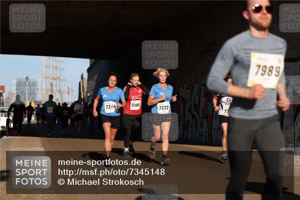 06.10.2024 - 19. swb-Marathon Bremen Michael Strokosch http://msf.ph/oto/7345148 06.10.2024 10:16:11 Laufen 7117, 7364, 9080, 7372, 77, 7989 meine-sportfotos.de