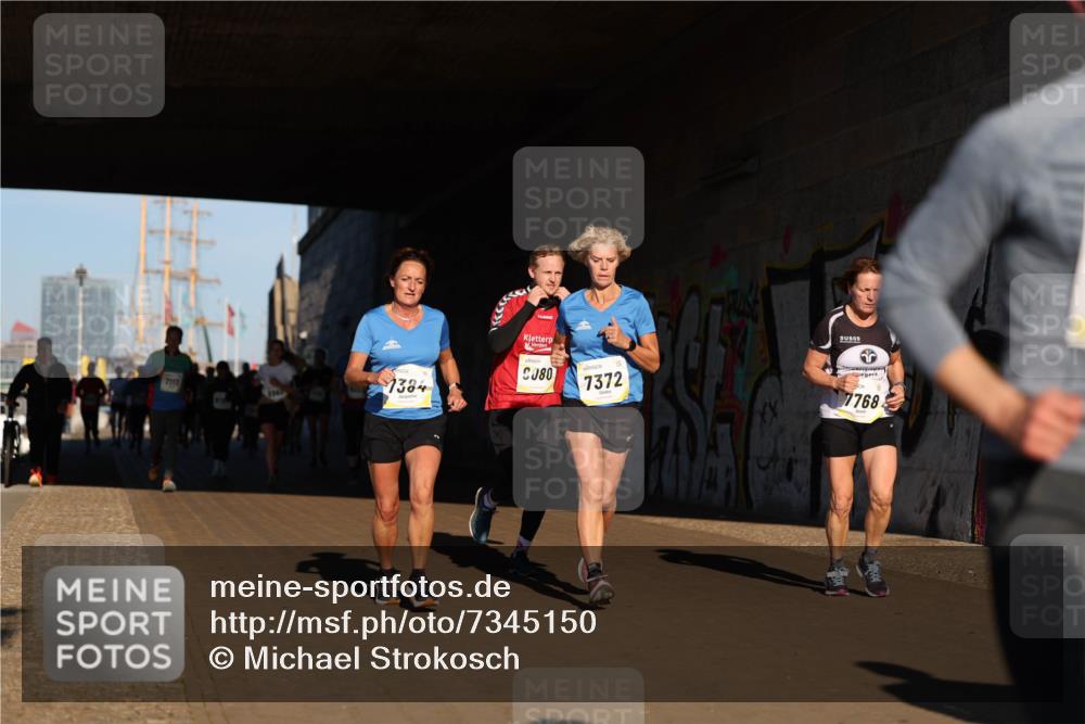 06.10.2024 - 19. swb-Marathon Bremen Michael Strokosch http://msf.ph/oto/7345150 06.10.2024 10:16:11 Laufen 80, 7117, 1384, 09, 7372, 7768 meine-sportfotos.de