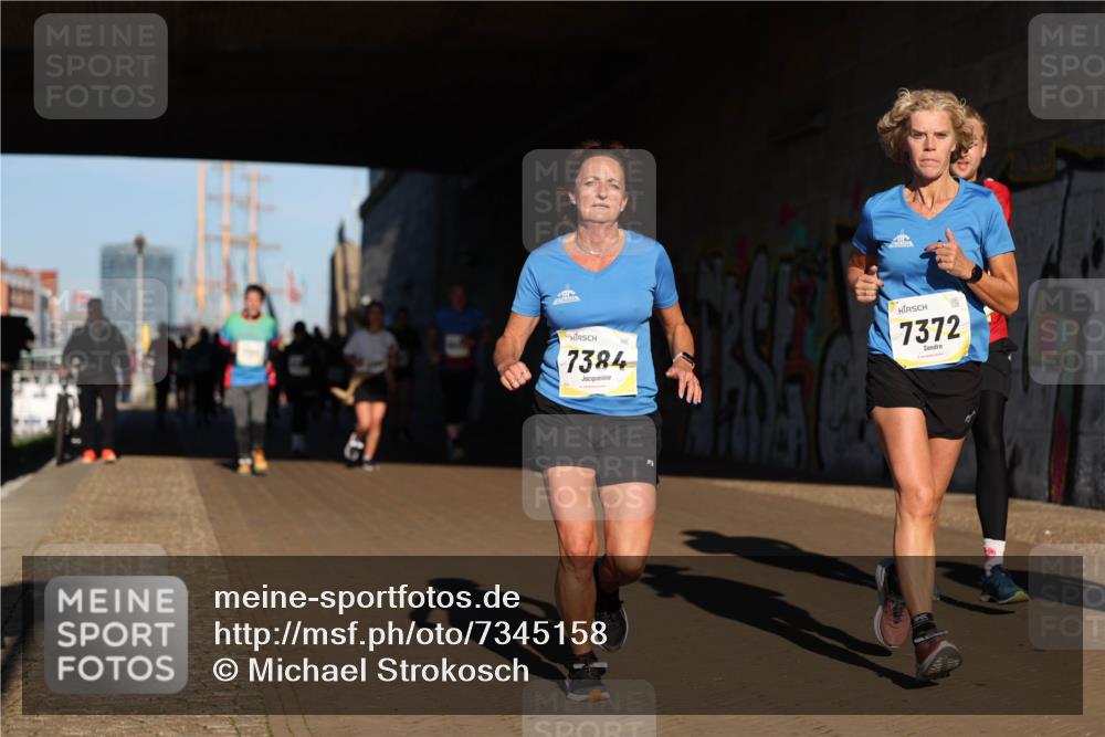 06.10.2024 - 19. swb-Marathon Bremen Michael Strokosch http://msf.ph/oto/7345158 06.10.2024 10:16:12 Laufen 7384, 7372 meine-sportfotos.de