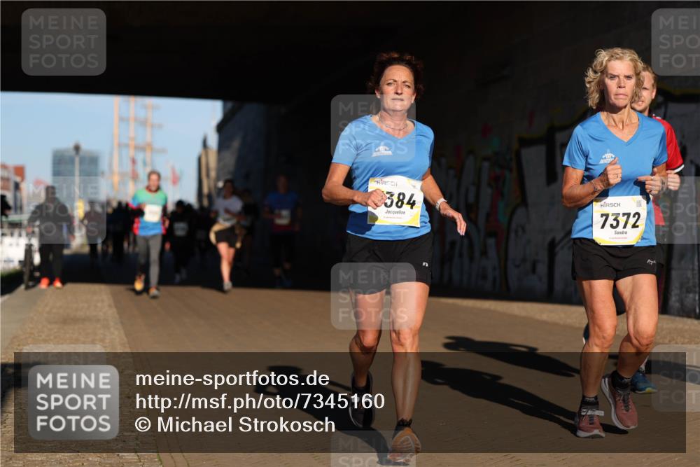 06.10.2024 - 19. swb-Marathon Bremen Michael Strokosch http://msf.ph/oto/7345160 06.10.2024 10:16:13 Laufen 384, 7372 meine-sportfotos.de