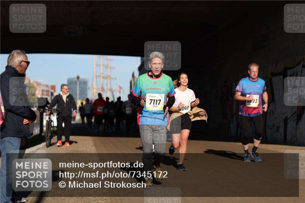 06.10.2024 - 19. swb-Marathon Bremen Michael Strokosch http://msf.ph/oto/7345172 06.10.2024 10:16:17 Laufen 16, 7117, 960, 023 meine-sportfotos.de