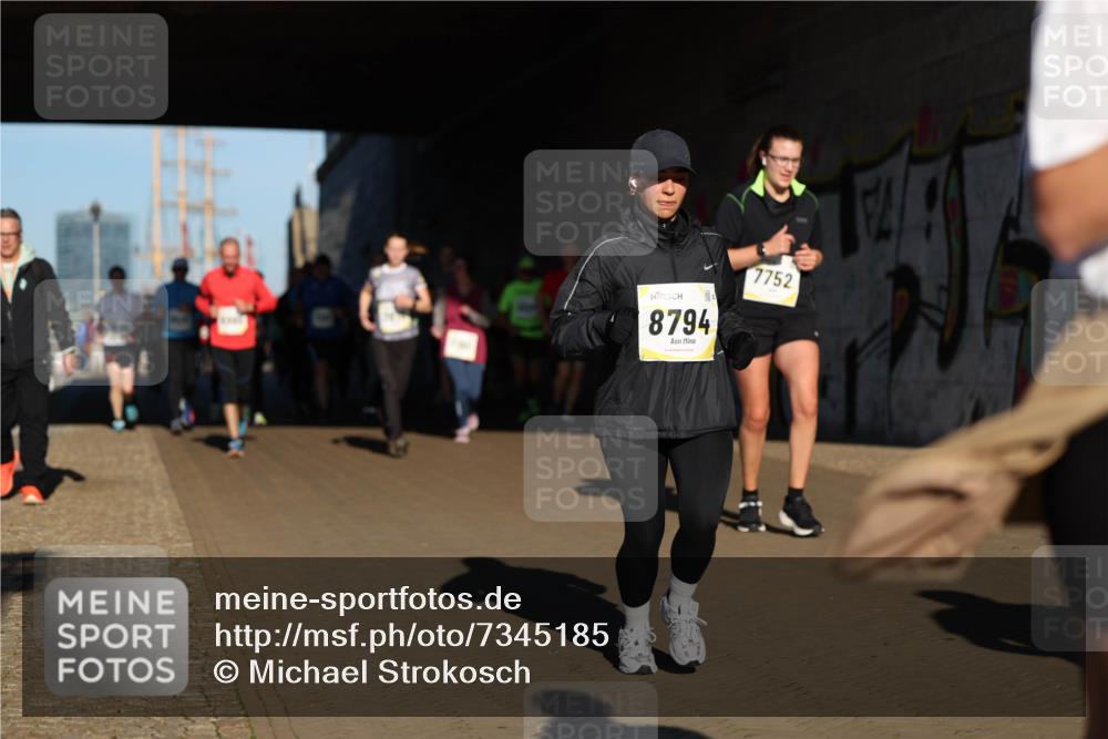 06.10.2024 - 19. swb-Marathon Bremen Michael Strokosch http://msf.ph/oto/7345185 06.10.2024 10:16:20 Laufen 8794, 7752 meine-sportfotos.de