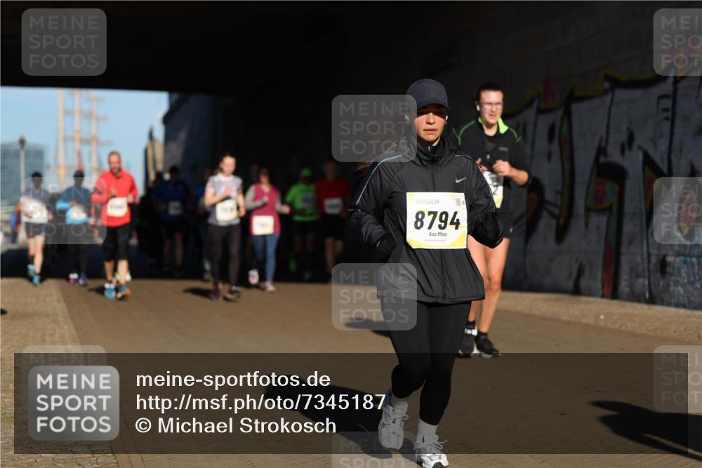 06.10.2024 - 19. swb-Marathon Bremen Michael Strokosch http://msf.ph/oto/7345187 06.10.2024 10:16:20 Laufen 170, 8794, 20 meine-sportfotos.de