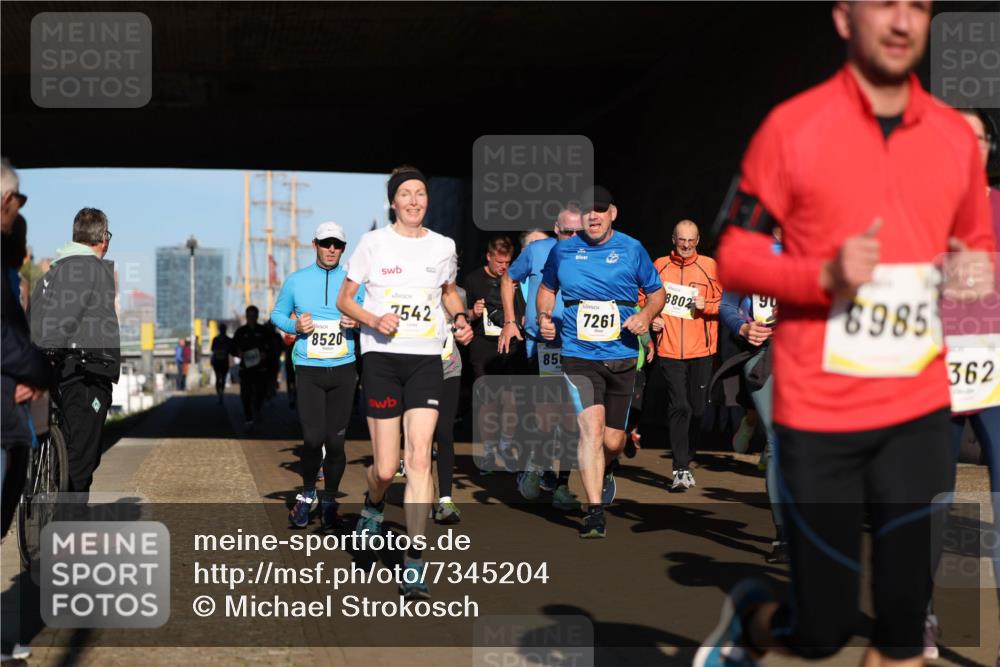 06.10.2024 - 19. swb-Marathon Bremen Michael Strokosch http://msf.ph/oto/7345204 06.10.2024 10:16:25 Laufen 8520, 7542, 85, 7261, 8802, 6985, 362 meine-sportfotos.de