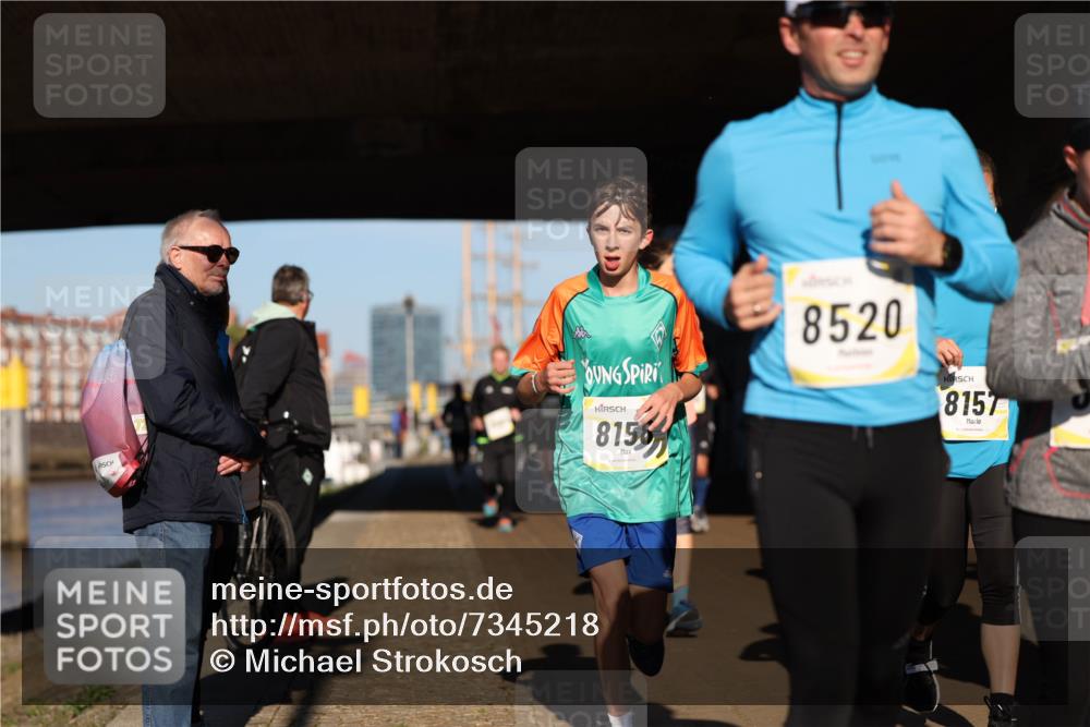 06.10.2024 - 19. swb-Marathon Bremen Michael Strokosch http://msf.ph/oto/7345218 06.10.2024 10:16:28 Laufen 8156, 8520, 8157 meine-sportfotos.de