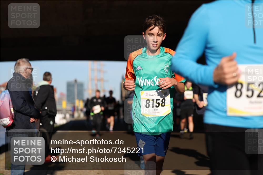 06.10.2024 - 19. swb-Marathon Bremen Michael Strokosch http://msf.ph/oto/7345221 06.10.2024 10:16:29 Laufen 8158, 852 meine-sportfotos.de