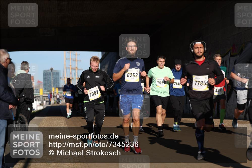 06.10.2024 - 19. swb-Marathon Bremen Michael Strokosch http://msf.ph/oto/7345236 06.10.2024 10:16:32 Laufen 8252, 7696, 7087, 7046, 7412, 7785, 8951 meine-sportfotos.de