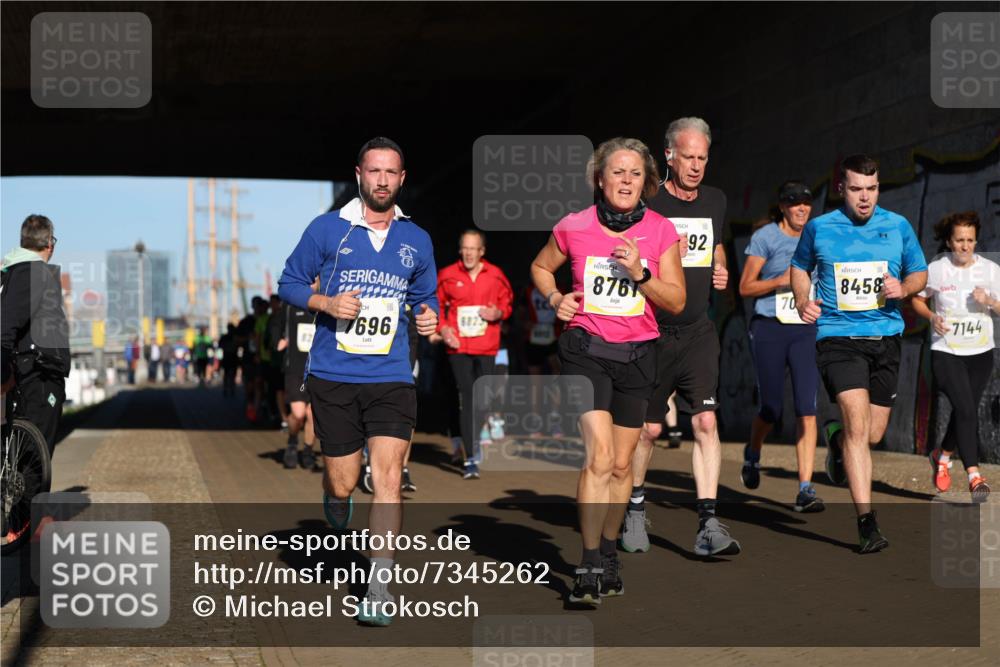 06.10.2024 - 19. swb-Marathon Bremen Michael Strokosch http://msf.ph/oto/7345262 06.10.2024 10:16:37 Laufen 82, 7696, 882, 8761, 192, 70, 8458, 7144 meine-sportfotos.de