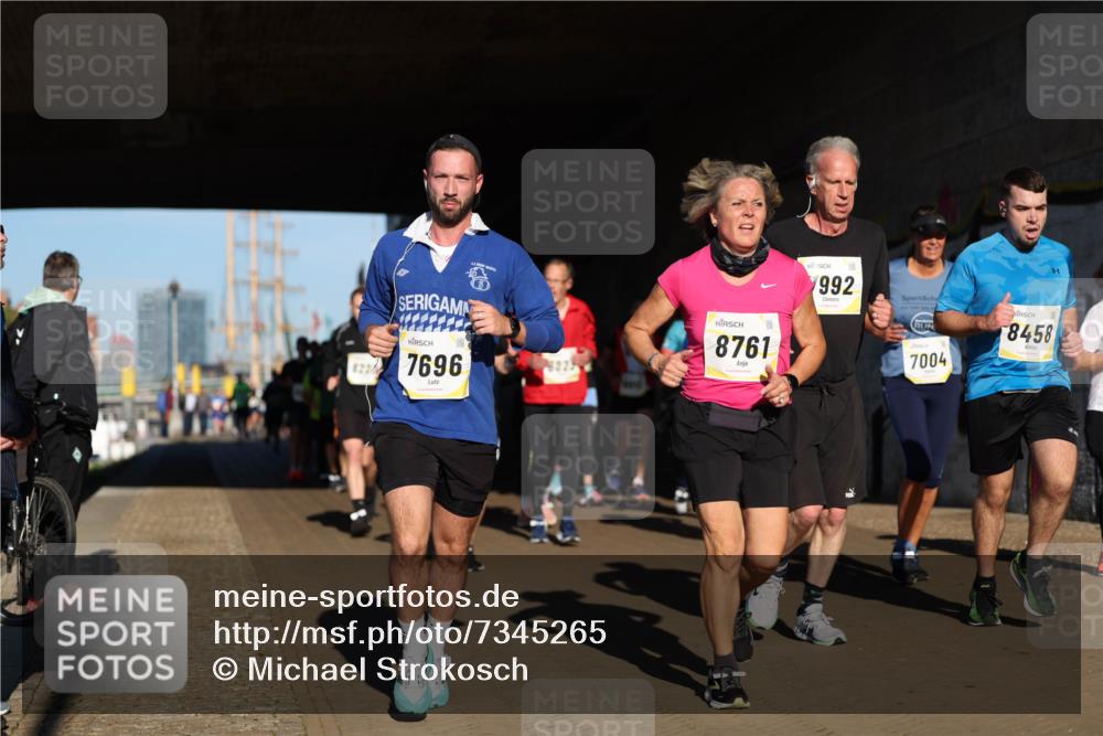 06.10.2024 - 19. swb-Marathon Bremen Michael Strokosch http://msf.ph/oto/7345265 06.10.2024 10:16:38 Laufen 822, 7696, 8325, 8761, 992, 7004, 8458 meine-sportfotos.de