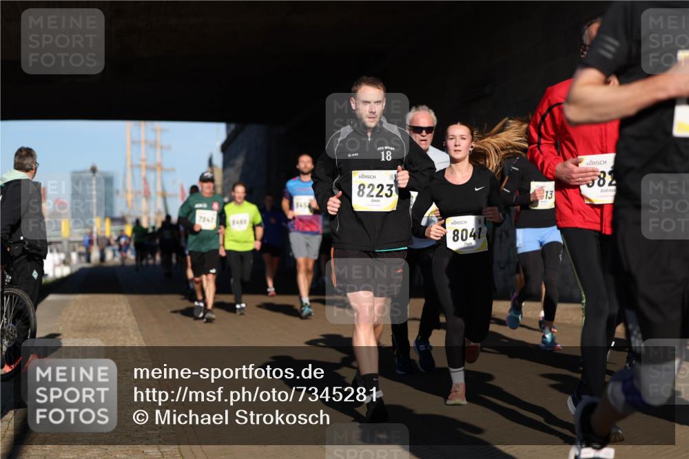 06.10.2024 - 19. swb-Marathon Bremen Michael Strokosch http://msf.ph/oto/7345281 06.10.2024 10:16:41 Laufen 18, 7947, 7454, 8223, 8041, 13, 82 meine-sportfotos.de