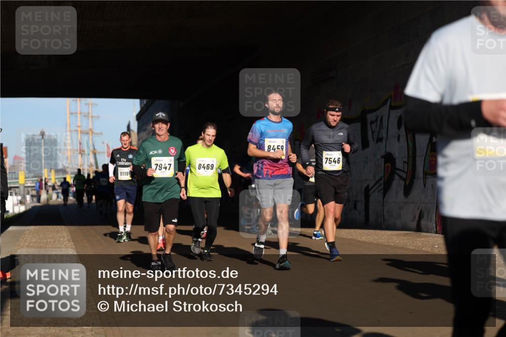 06.10.2024 - 19. swb-Marathon Bremen Michael Strokosch http://msf.ph/oto/7345294 06.10.2024 10:16:43 Laufen 7947, 8469, 8459, 7546, 9119 meine-sportfotos.de