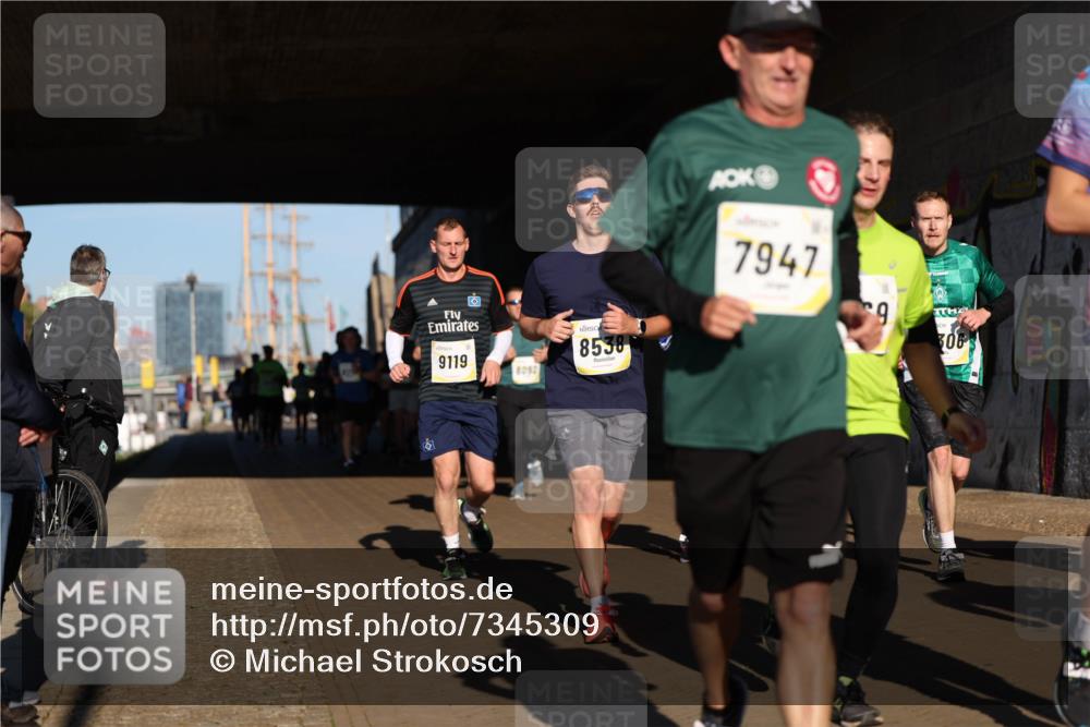 06.10.2024 - 19. swb-Marathon Bremen Michael Strokosch http://msf.ph/oto/7345309 06.10.2024 10:16:45 Laufen 9119, 8092, 8538, 7947, 9, 308 meine-sportfotos.de