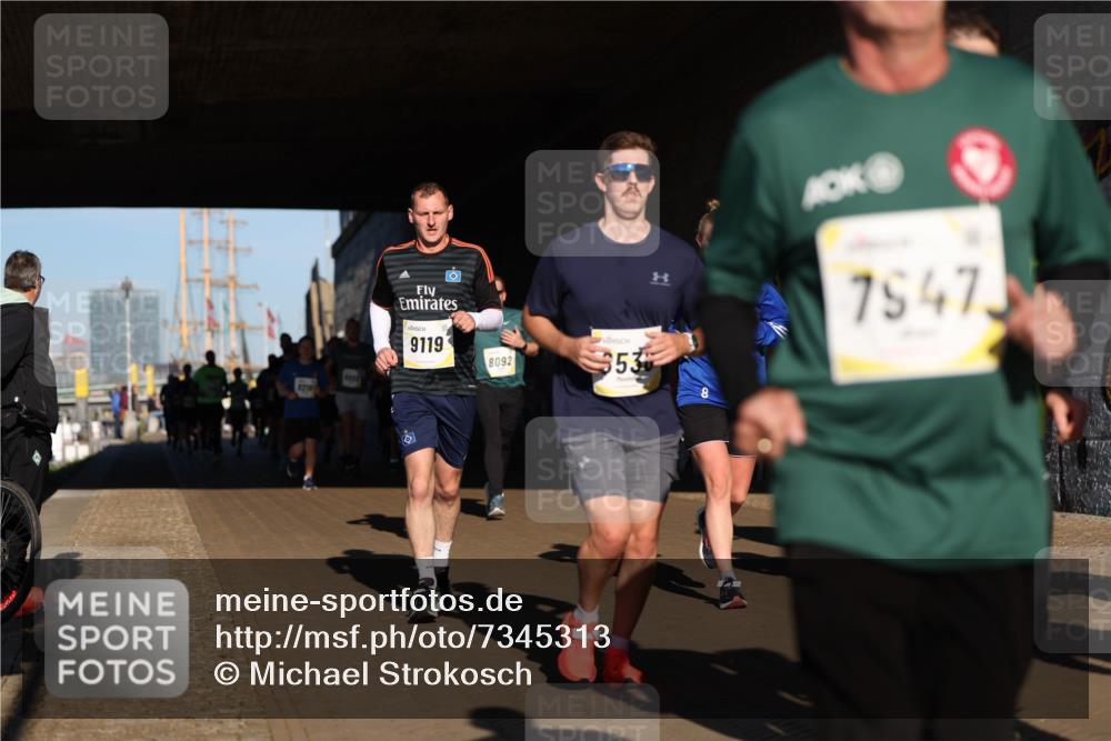 06.10.2024 - 19. swb-Marathon Bremen Michael Strokosch http://msf.ph/oto/7345313 06.10.2024 10:16:45 Laufen 8210, 9119, 8092, 653, 8, 7947 meine-sportfotos.de