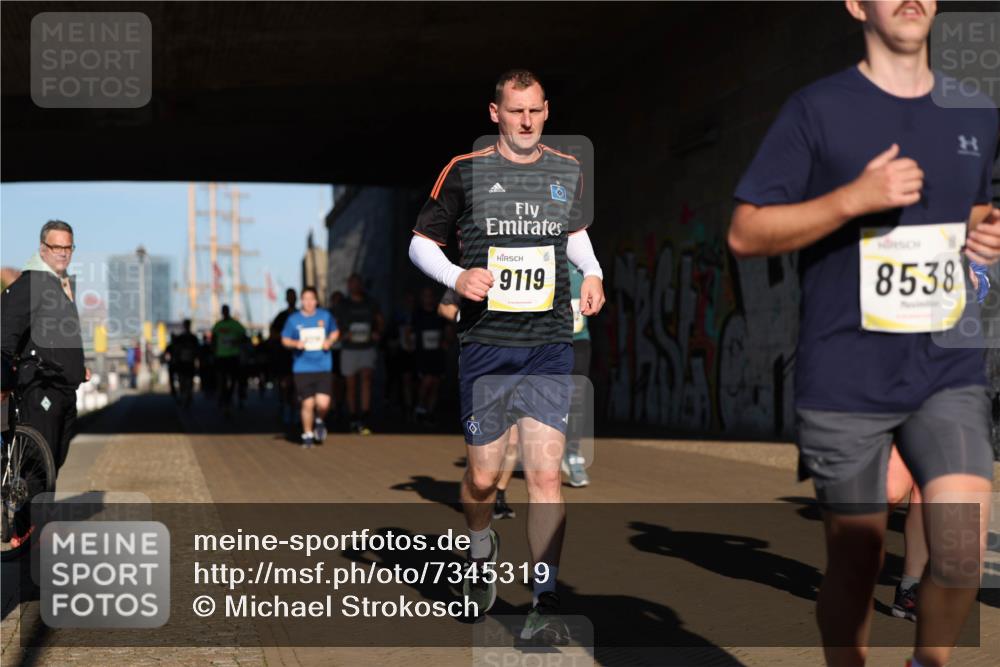 06.10.2024 - 19. swb-Marathon Bremen Michael Strokosch http://msf.ph/oto/7345319 06.10.2024 10:16:46 Laufen 9119, 8538 meine-sportfotos.de