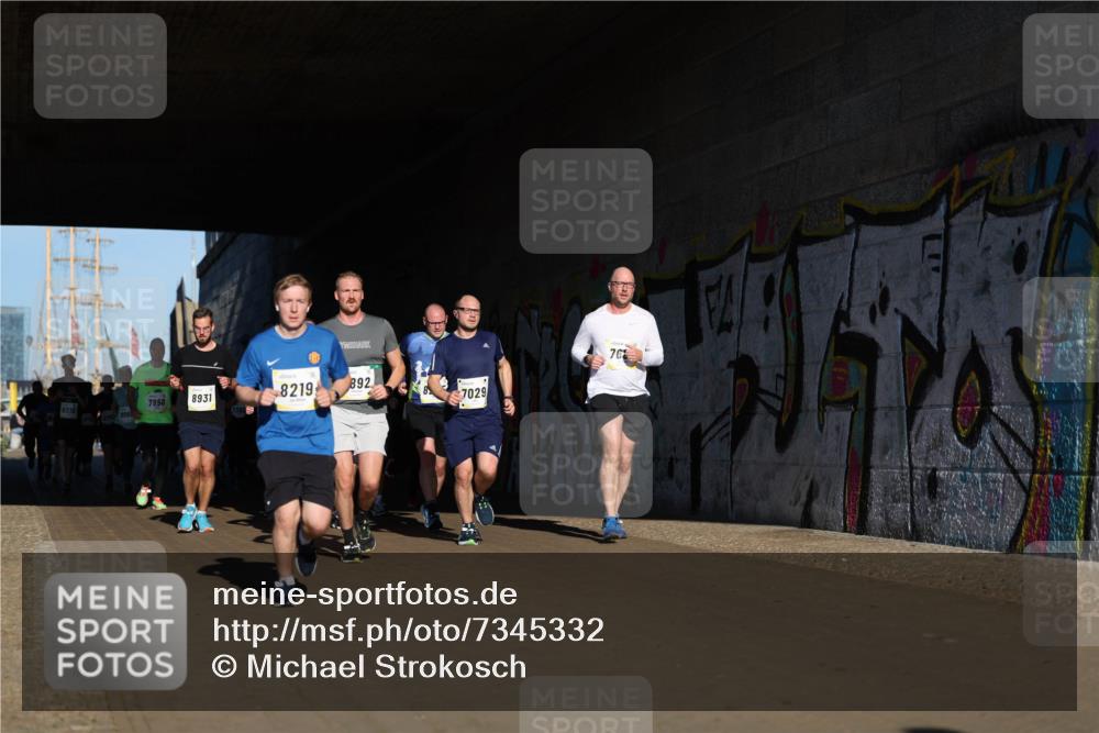 06.10.2024 - 19. swb-Marathon Bremen Michael Strokosch http://msf.ph/oto/7345332 06.10.2024 10:16:50 Laufen 7850, 8931, 8219, 892, 7029, 76 meine-sportfotos.de