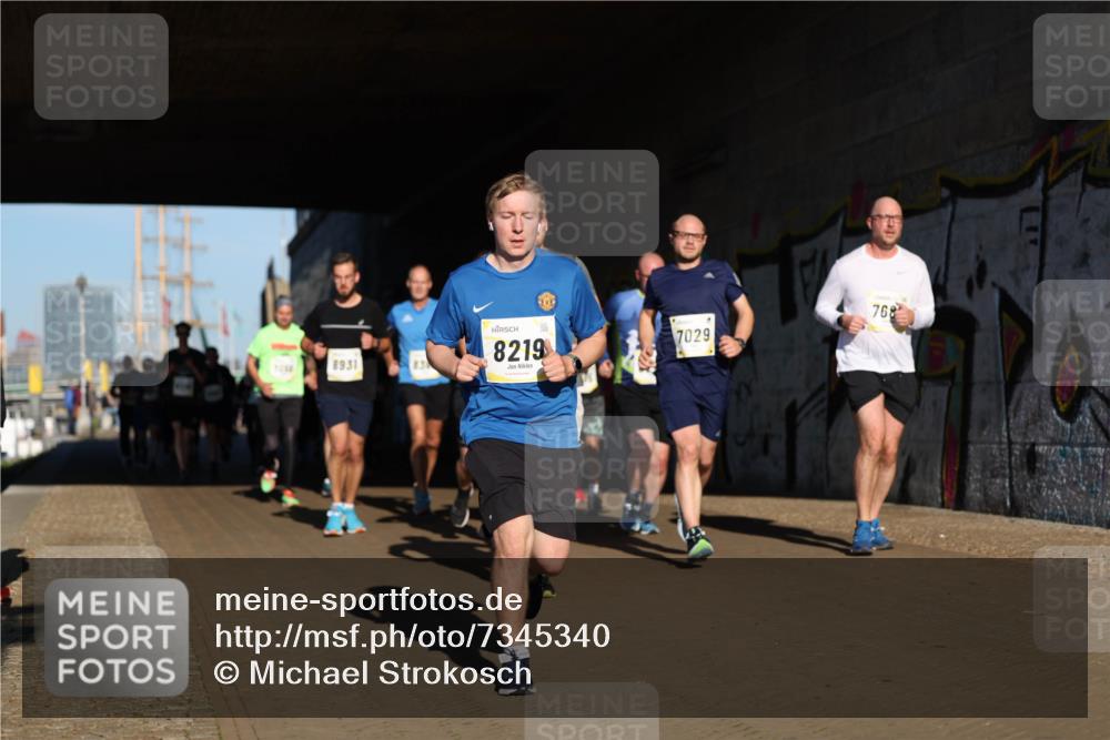 06.10.2024 - 19. swb-Marathon Bremen Michael Strokosch http://msf.ph/oto/7345340 06.10.2024 10:16:51 Laufen 8931, 83, 8219, 7029, 768 meine-sportfotos.de