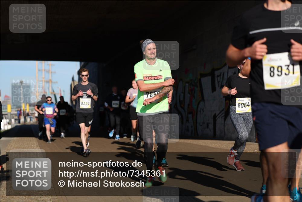06.10.2024 - 19. swb-Marathon Bremen Michael Strokosch http://msf.ph/oto/7345361 06.10.2024 10:16:56 Laufen 8330, 8834, 785, 8954, 8931 meine-sportfotos.de