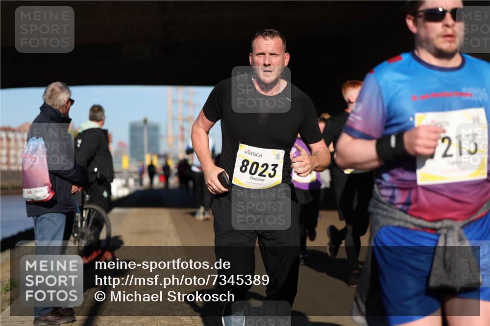 06.10.2024 - 19. swb-Marathon Bremen Michael Strokosch http://msf.ph/oto/7345389 06.10.2024 10:17:02 Laufen 8023, 2006, 213 meine-sportfotos.de