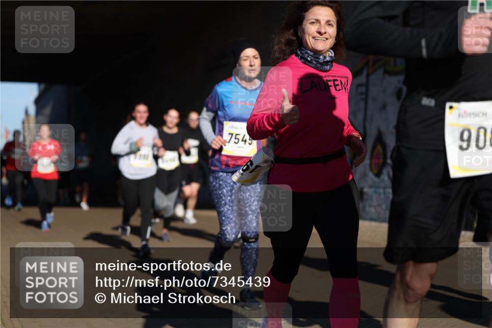 06.10.2024 - 19. swb-Marathon Bremen Michael Strokosch http://msf.ph/oto/7345439 06.10.2024 10:17:13 Laufen 7545, 90 meine-sportfotos.de
