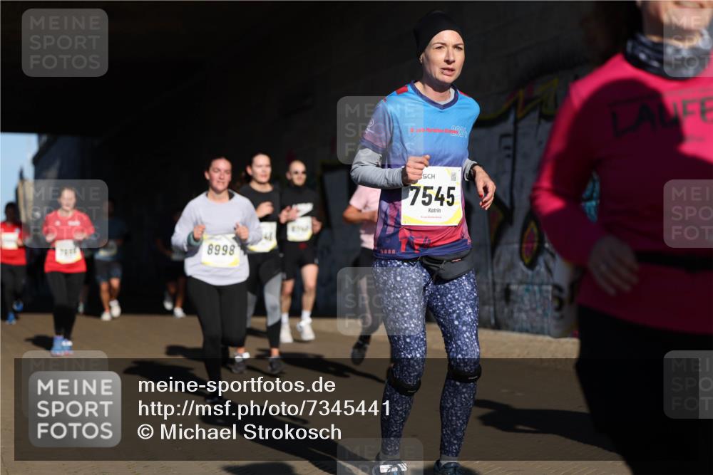 06.10.2024 - 19. swb-Marathon Bremen Michael Strokosch http://msf.ph/oto/7345441 06.10.2024 10:17:13 Laufen 8998, 19, 2024, 7545 meine-sportfotos.de