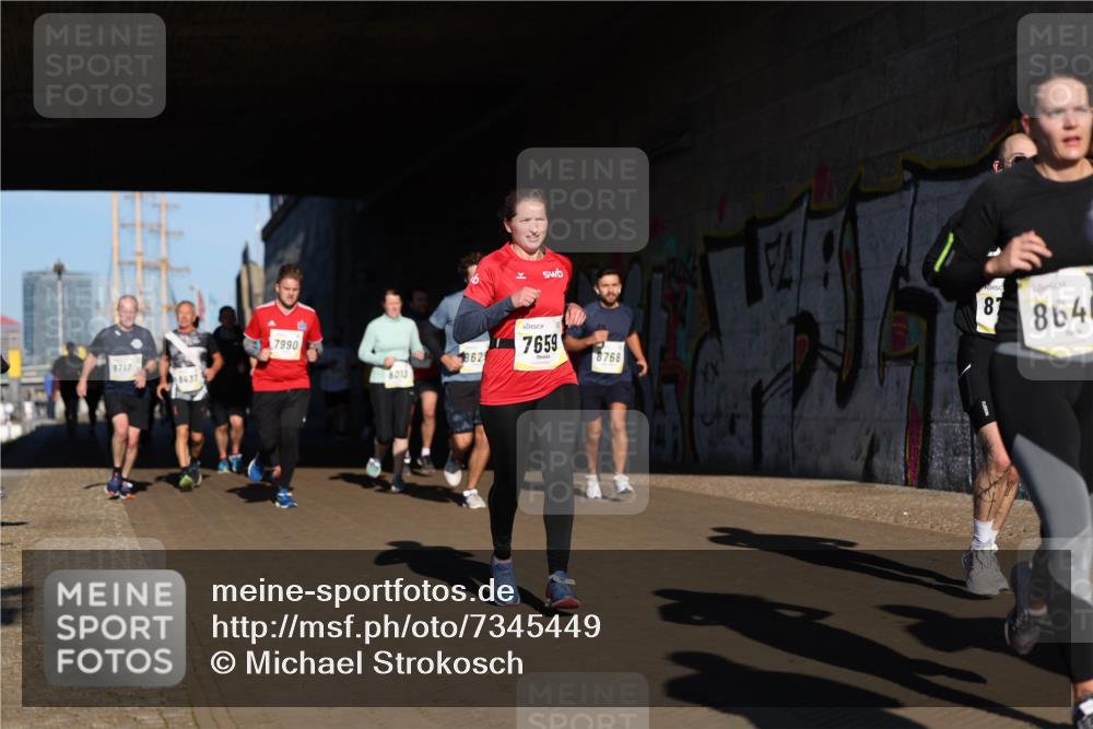 06.10.2024 - 19. swb-Marathon Bremen Michael Strokosch http://msf.ph/oto/7345449 06.10.2024 10:17:15 Laufen 8717, 1437, 7990, 8013, 862, 7659, 8768, 87, 864 meine-sportfotos.de