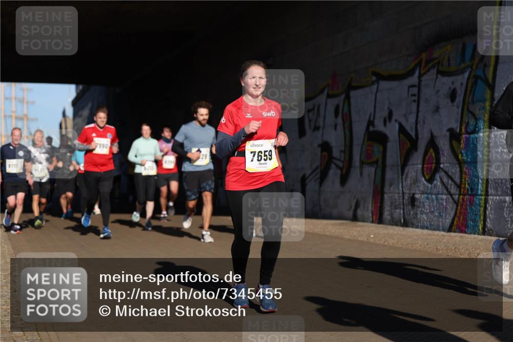 06.10.2024 - 19. swb-Marathon Bremen Michael Strokosch http://msf.ph/oto/7345455 06.10.2024 10:17:16 Laufen 8717, 990, 212, 29, 7659 meine-sportfotos.de