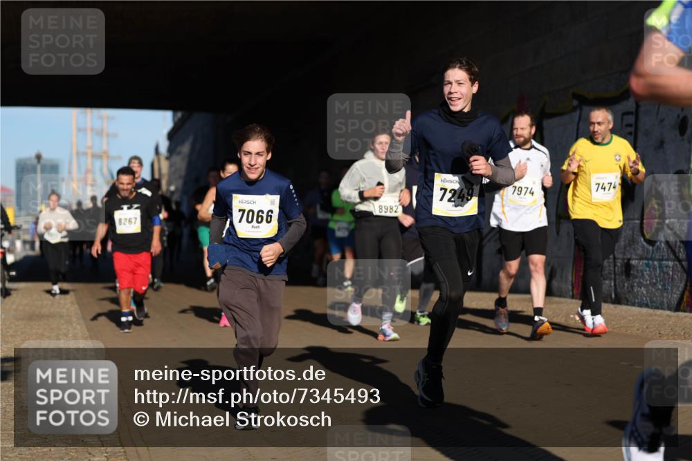 06.10.2024 - 19. swb-Marathon Bremen Michael Strokosch http://msf.ph/oto/7345493 06.10.2024 10:17:24 Laufen 8267, 7066, 8982, 7249, 7974, 74741 meine-sportfotos.de
