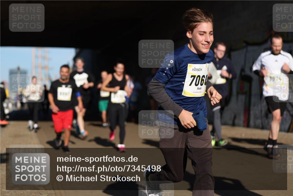 06.10.2024 - 19. swb-Marathon Bremen Michael Strokosch http://msf.ph/oto/7345498 06.10.2024 10:17:24 Laufen 706, 7974 meine-sportfotos.de