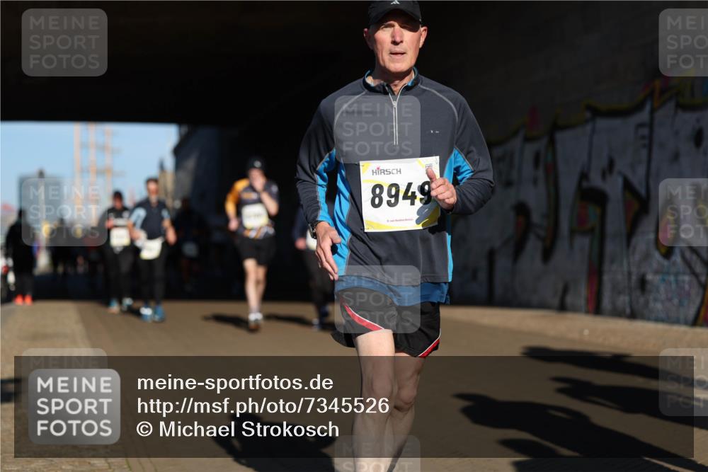 06.10.2024 - 19. swb-Marathon Bremen Michael Strokosch http://msf.ph/oto/7345526 06.10.2024 10:17:30 Laufen 8949 meine-sportfotos.de