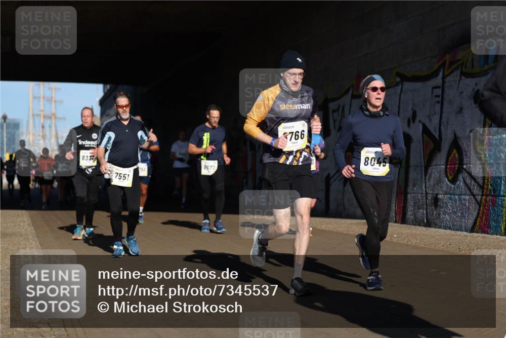06.10.2024 - 19. swb-Marathon Bremen Michael Strokosch http://msf.ph/oto/7345537 06.10.2024 10:17:33 Laufen 832, 7551, 751, 8677, 766, 8045 meine-sportfotos.de