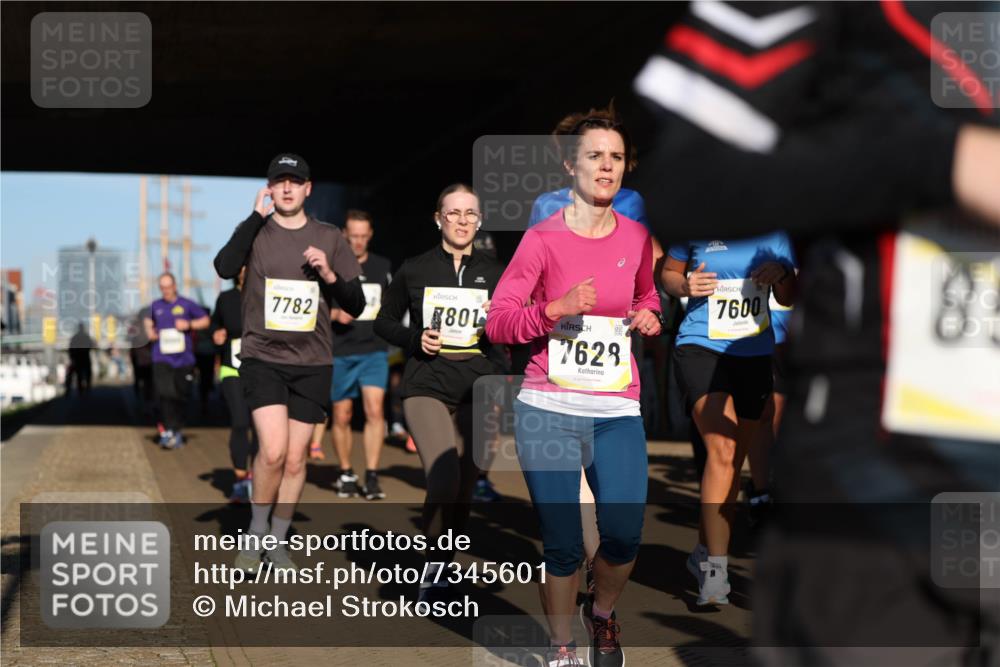 06.10.2024 - 19. swb-Marathon Bremen Michael Strokosch http://msf.ph/oto/7345601 06.10.2024 10:17:47 Laufen 7782, 801, 7628, 7600, 8 meine-sportfotos.de